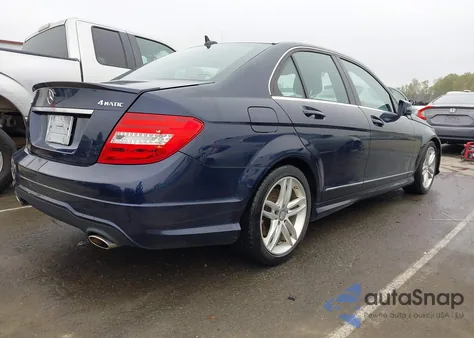 2013 Mercedes-Benz C 300 Luxury 4Matic/Sport 4Matic из США, поврежденный, VIN WDDGF8AB7DR264500